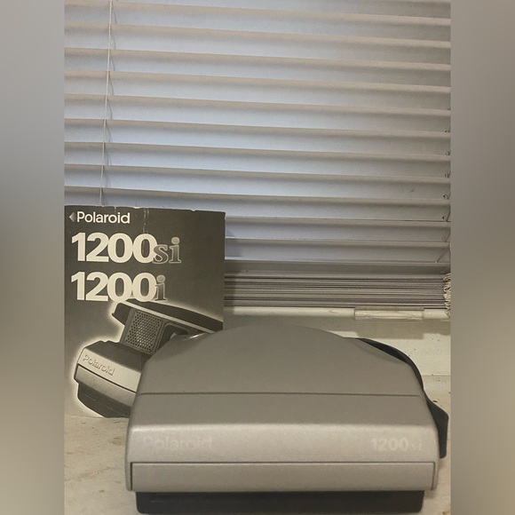 Polaroid 1200si Instant Camera in Gray - Picture 1 of 4